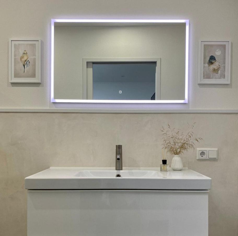 Mond Apartment *